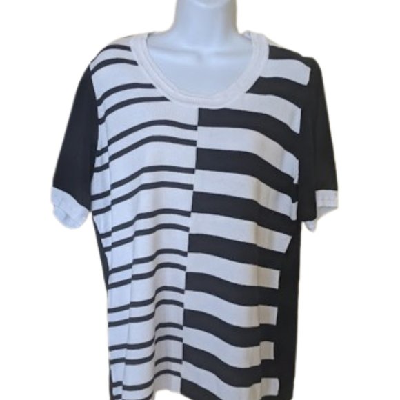 Black and White Short Sleeve Sweater Size 1X - Picture 2 of 3